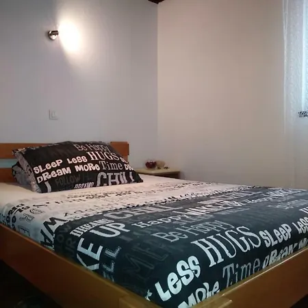Apartment Ana Primosten