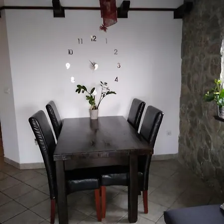 Ana Apartment *