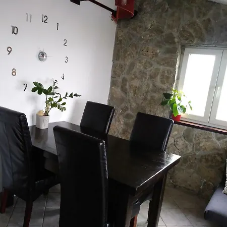 Ana Apartment *